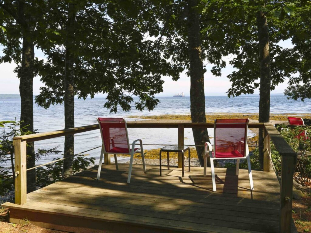 All platinum sites have a private deck and cocktail set up